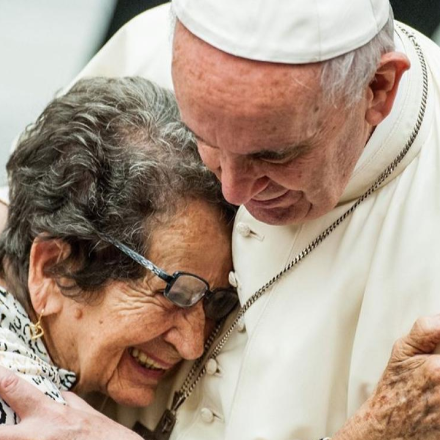 Ferenc pápa üzenete a nagyszülők és idősek második világnapjára