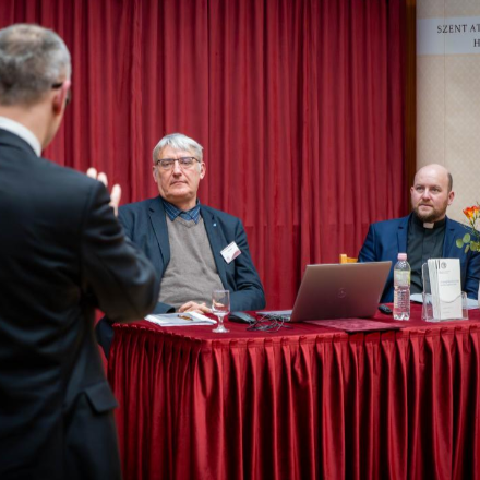 Konferencia a részegyházak kánonjogi arculatáról főiskolánkon