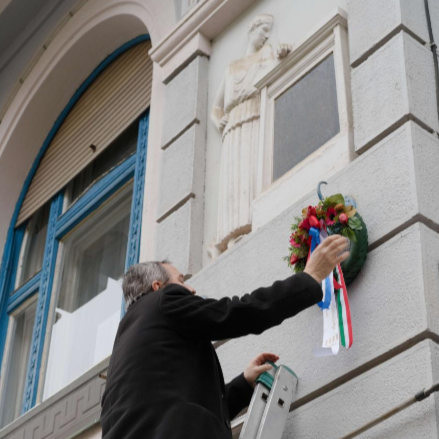 A debreceni bombamerénylet áldozataira emlékeztünk