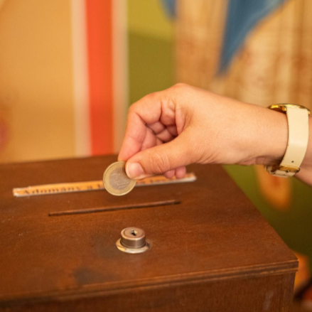 A papnevelés támogatására gyűjtünk adományokat vasárnap templomainkban 