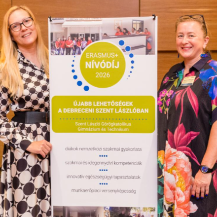 Nívódíjat vehetett át a Szent László Gimnázium és Technikum csapata
