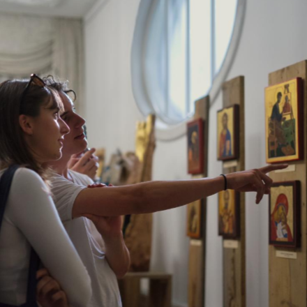Ikonkiállítás az Ars Sacra Fesztiválon – a hit és a gyógyulás találkozása